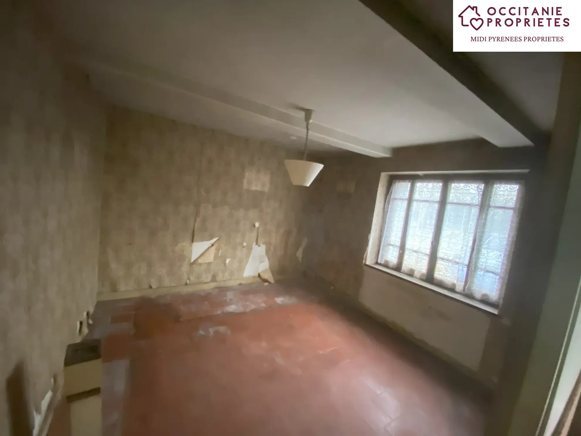 Maison de village à rénover à L Isle en Dodon, proche rivière et commerces 