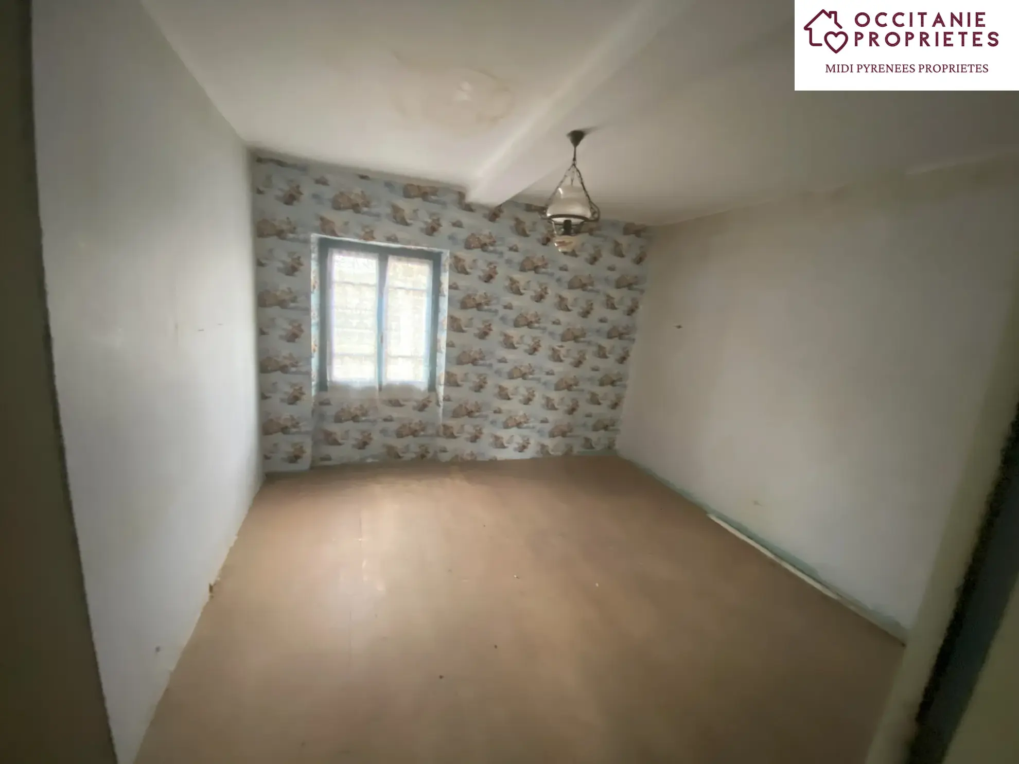Maison de village à rénover à L Isle en Dodon, proche rivière et commerces 
