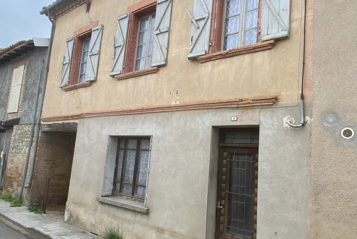 Maison de village à rénover à L Isle en Dodon, proche rivière et commerces 