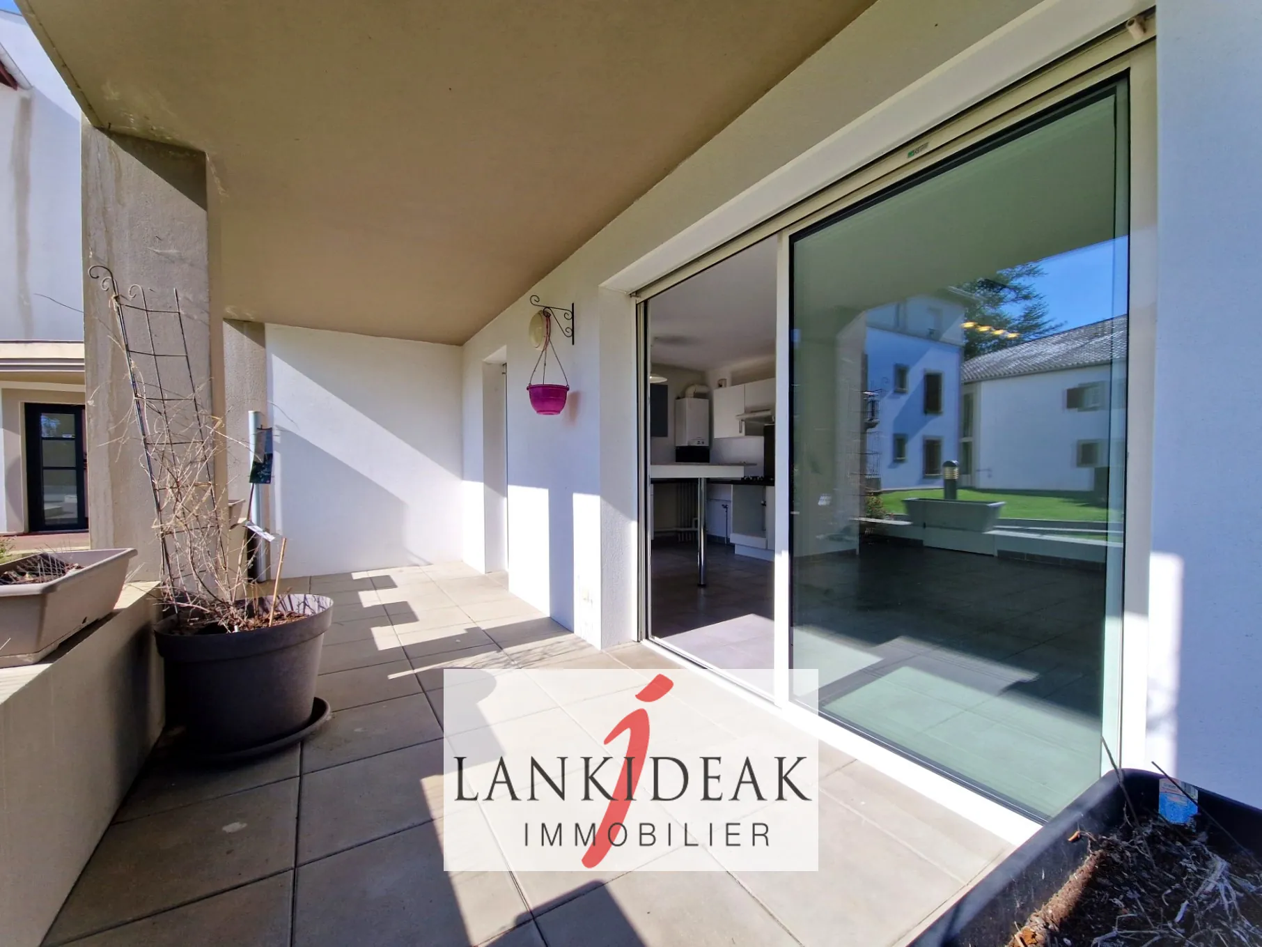 Appartement T3 avec terrasse à Ustaritz - Résidence sécurisée 