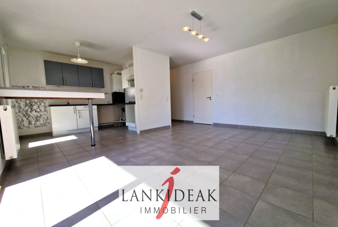 Appartement T3 avec terrasse à Ustaritz - Résidence sécurisée 
