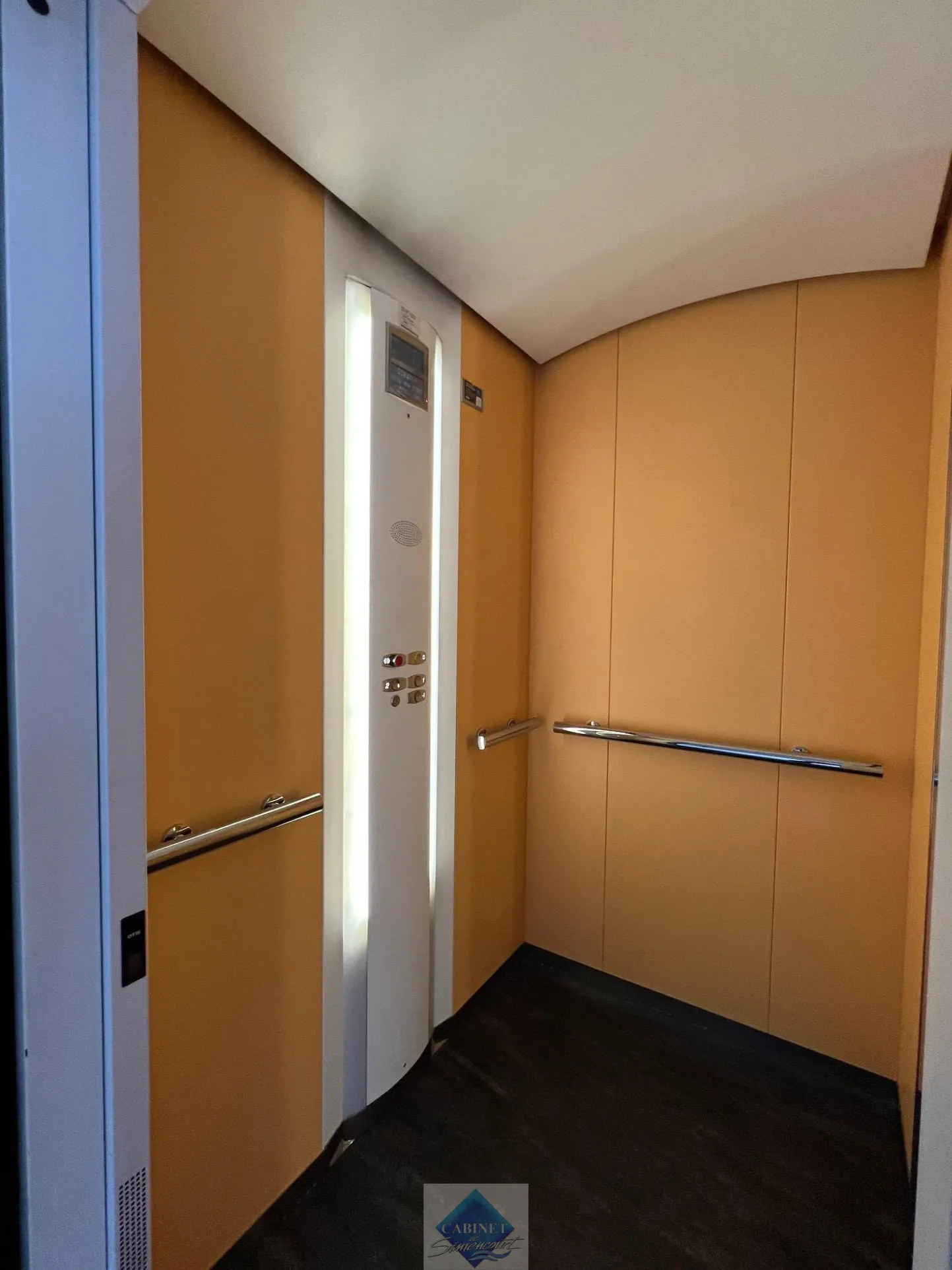 Bel appartement T2 avec cave et parking à Abbeville 