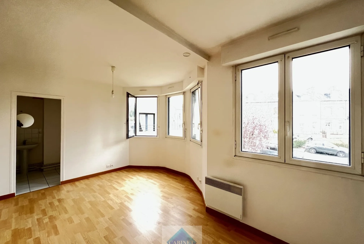 Bel appartement T2 avec cave et parking à Abbeville 
