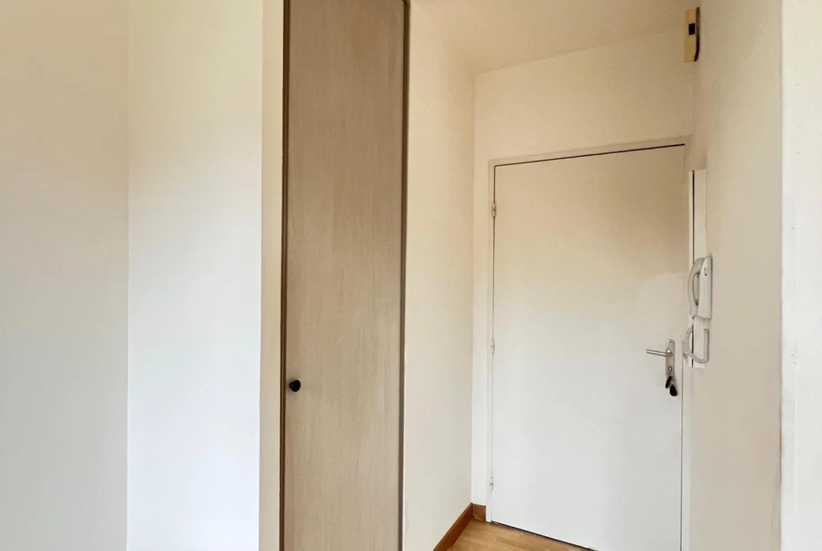 Bel appartement T2 avec cave et parking à Abbeville 