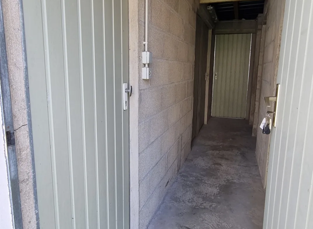Appartement à vendre à Sens, proche centre-ville et gare, avec balcon et parking couvert 