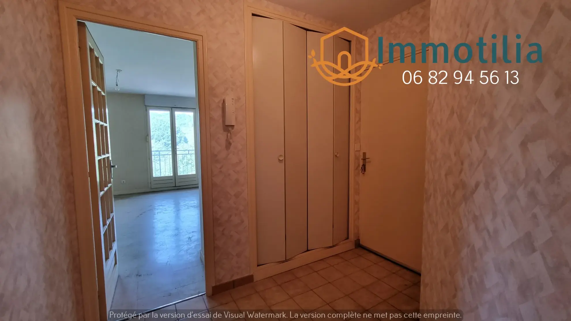 Appartement à vendre à Sens, proche centre-ville et gare, avec balcon et parking couvert 