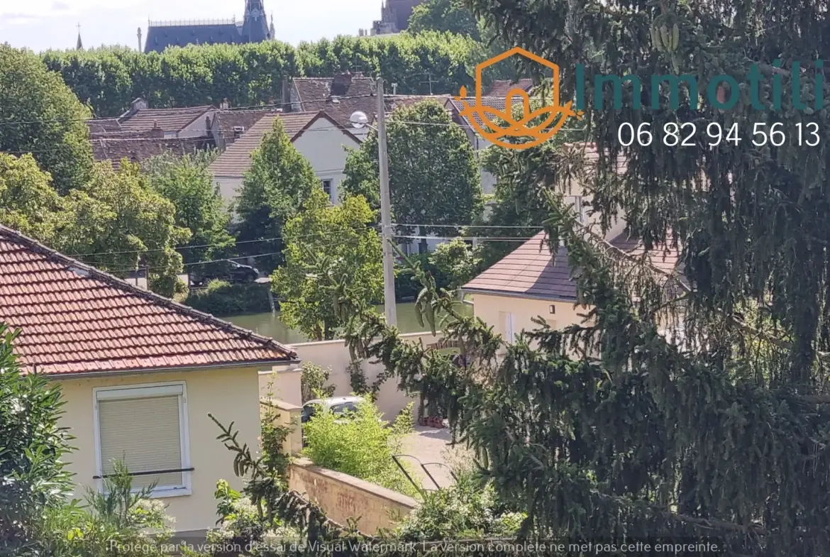 Appartement à vendre à Sens, proche centre-ville et gare, avec balcon et parking couvert 