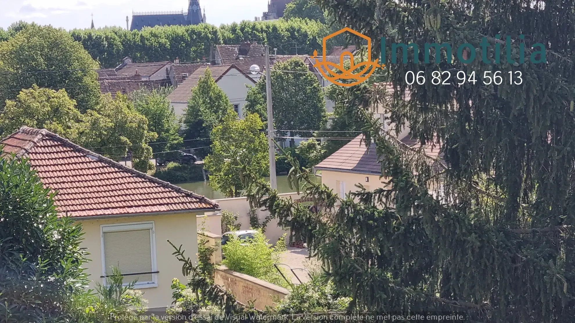 Appartement à vendre à Sens, proche centre-ville et gare, avec balcon et parking couvert 