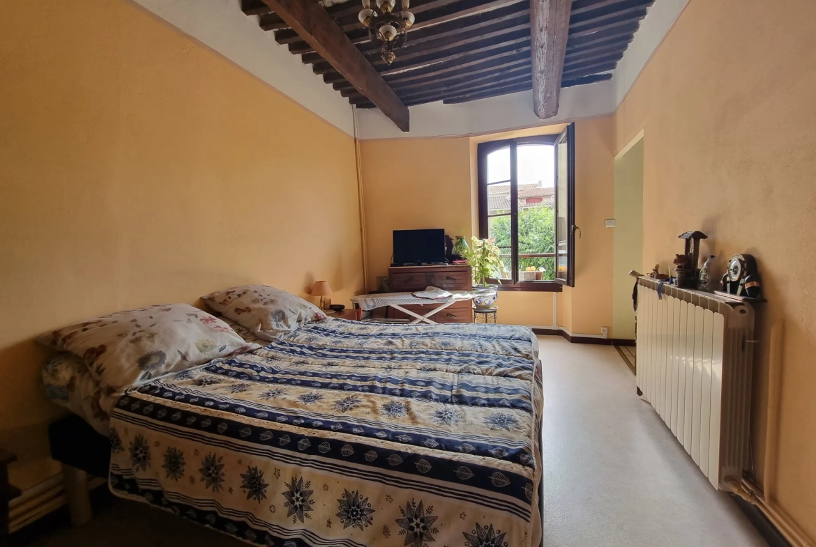 Maison de village à Courthézon de 97 m² avec fort potentiel 
