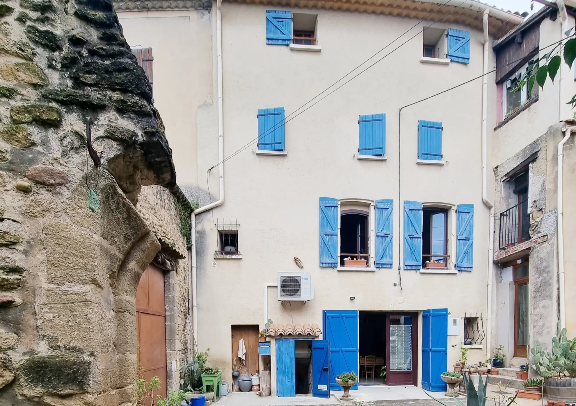 Maison de village à Courthézon de 97 m² avec fort potentiel 