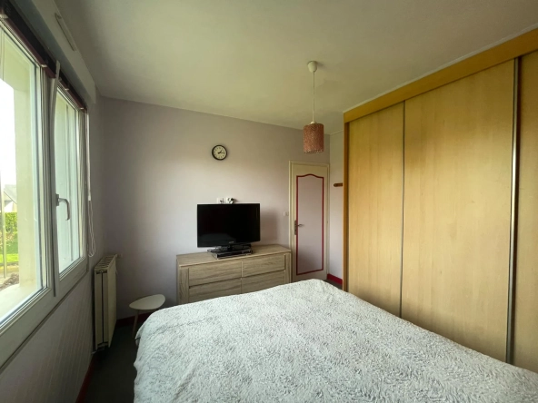 Maison de ville de 113 m² avec grand terrain à Camors, vue dégagée 