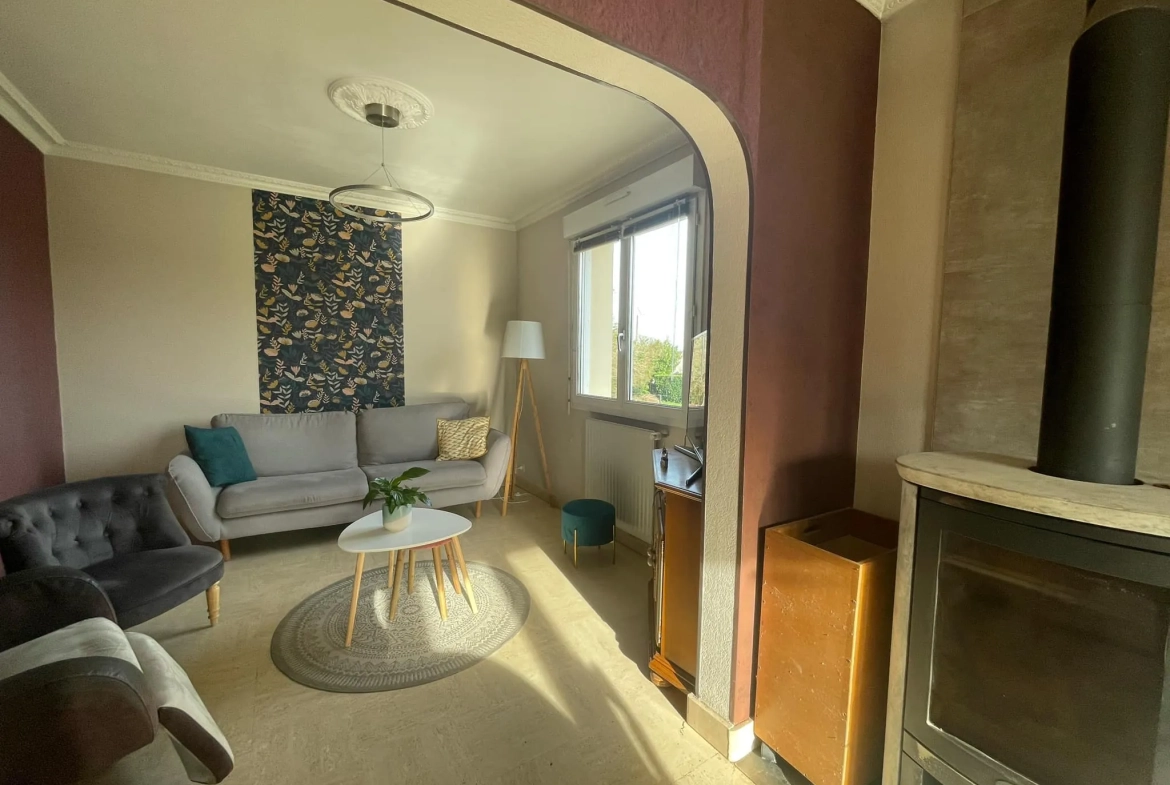 Maison de ville de 113 m² avec grand terrain à Camors, vue dégagée 