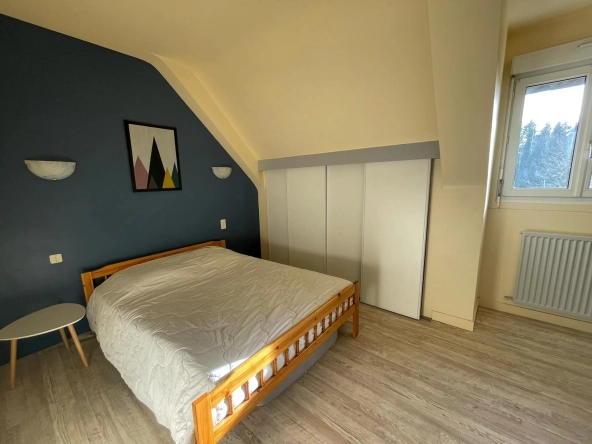 Maison de ville de 113 m² avec grand terrain à Camors, vue dégagée 