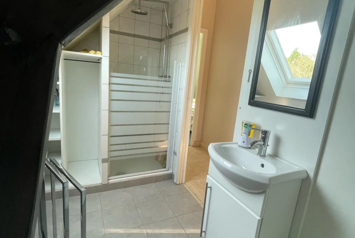 Maison de ville de 113 m² avec grand terrain à Camors, vue dégagée 