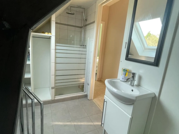 Maison de ville de 113 m² avec grand terrain à Camors, vue dégagée 