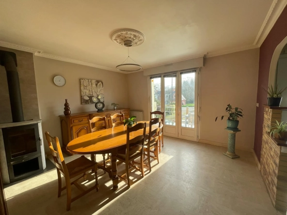 Maison de ville de 113 m² avec grand terrain à Camors, vue dégagée 