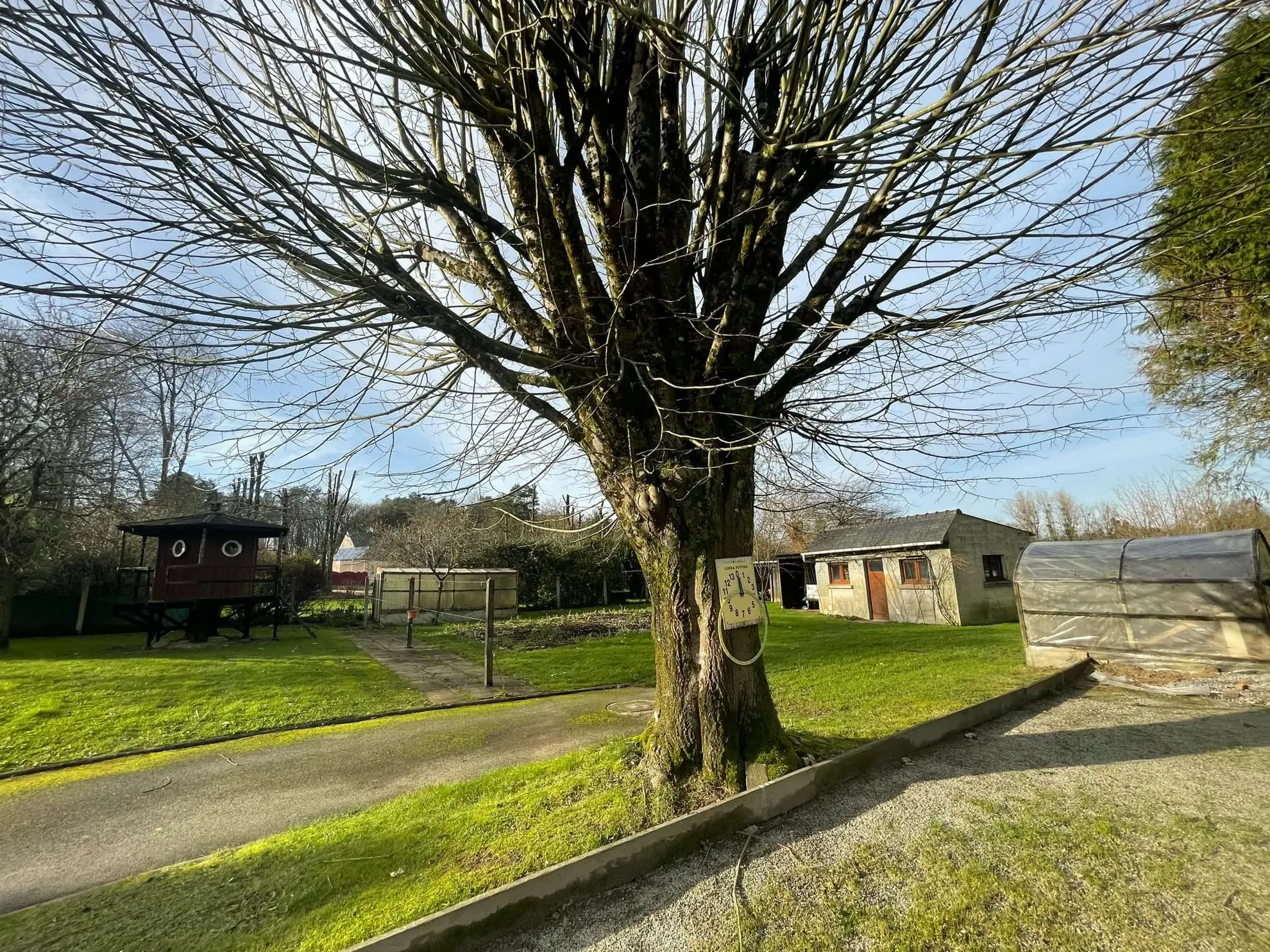 Maison de ville de 113 m² avec grand terrain à Camors, vue dégagée 