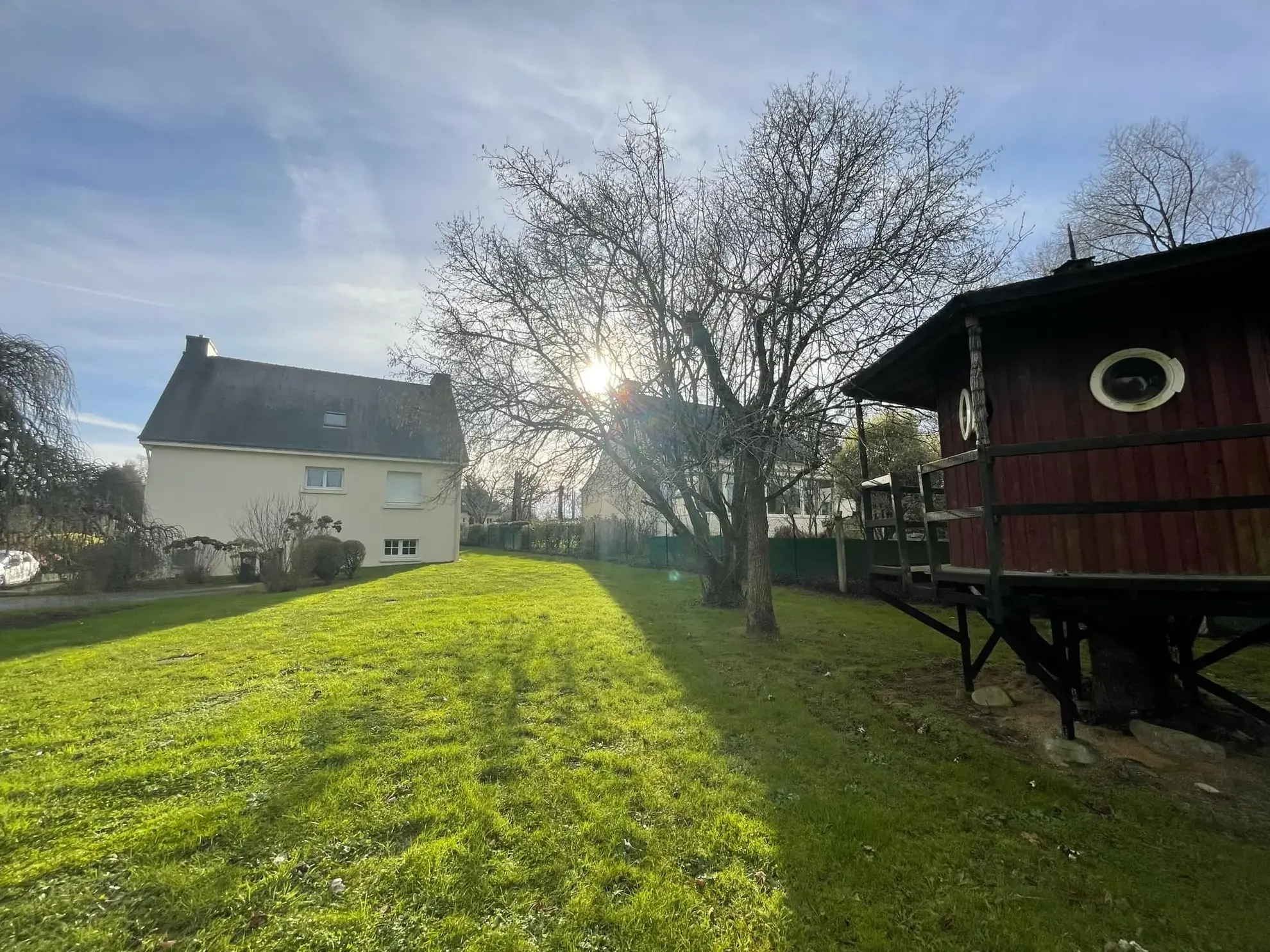 Maison de ville de 113 m² avec grand terrain à Camors, vue dégagée 