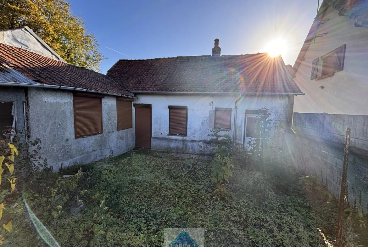 Maison à rénover de 58 m² avec terrain à Oisemont, Hauts-de-France 