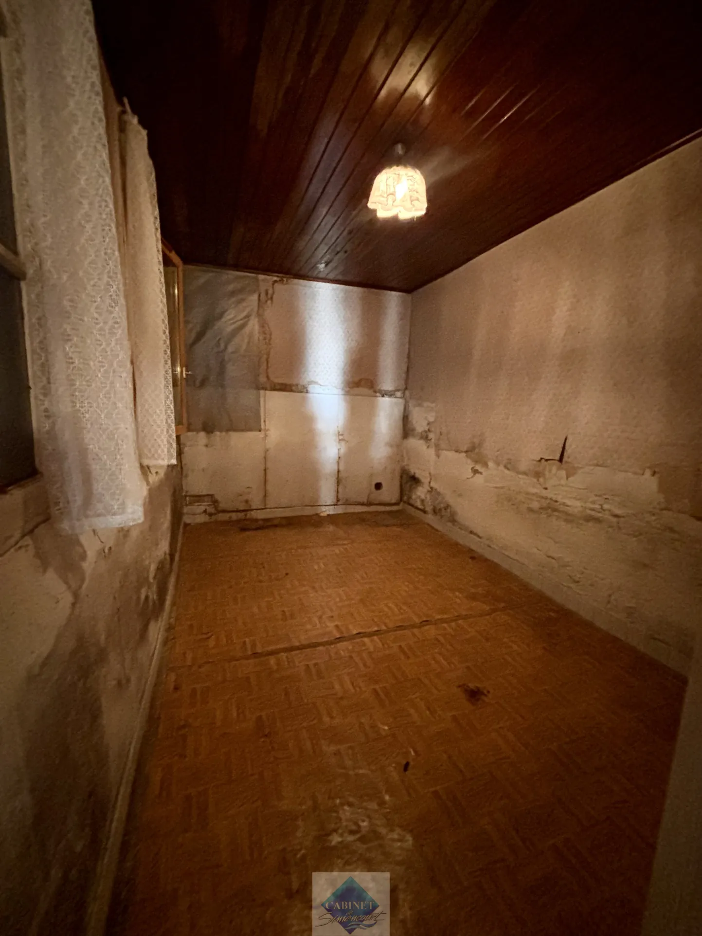 Maison à rénover de 58 m² avec terrain à Oisemont, Hauts-de-France 