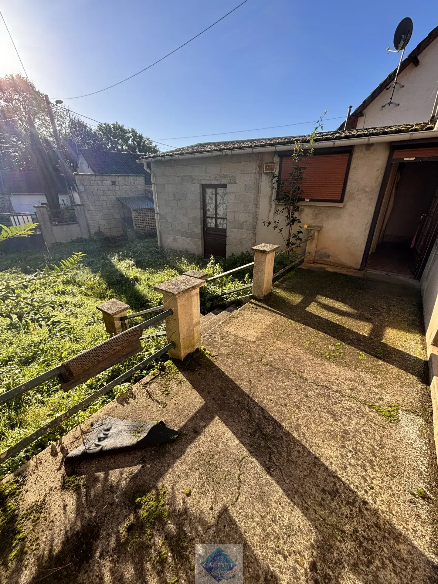 Maison à rénover de 58 m² avec terrain à Oisemont, Hauts-de-France 