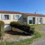 Maison familiale à Thiré avec jardin, garage et dépendances - 150 m²