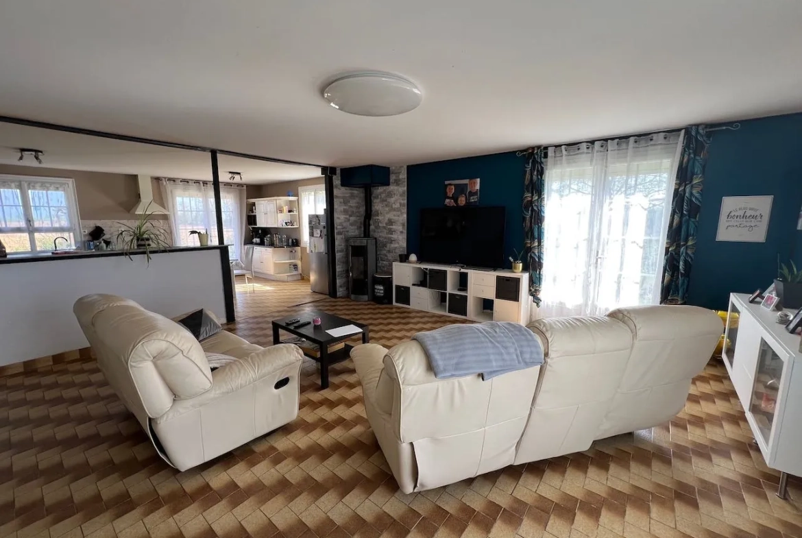 Maison familiale à Thiré avec jardin, garage et dépendances - 150 m² 
