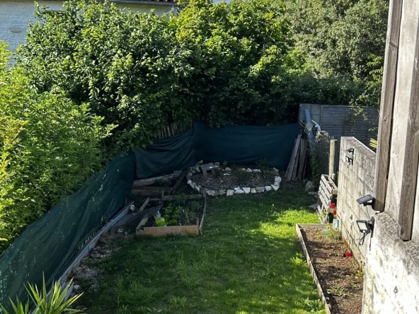 Maison en pierre avec jardin et terrain constructible à Sansais - Marais Poitevin 