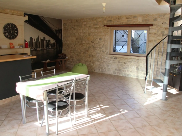 Maison en pierre avec jardin et terrain constructible à Sansais - Marais Poitevin 