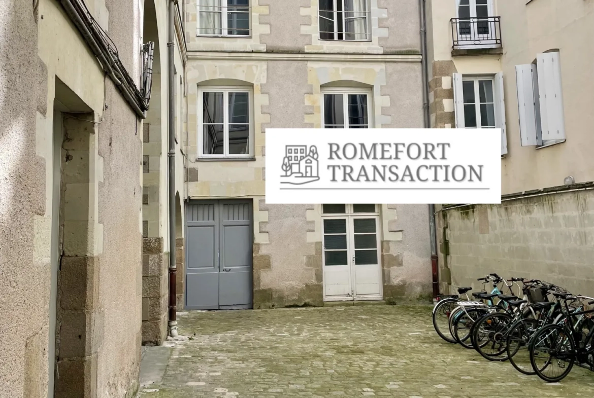 Studio rénové en plein centre de Nantes – Opportunité d’investissement ou premier achat 