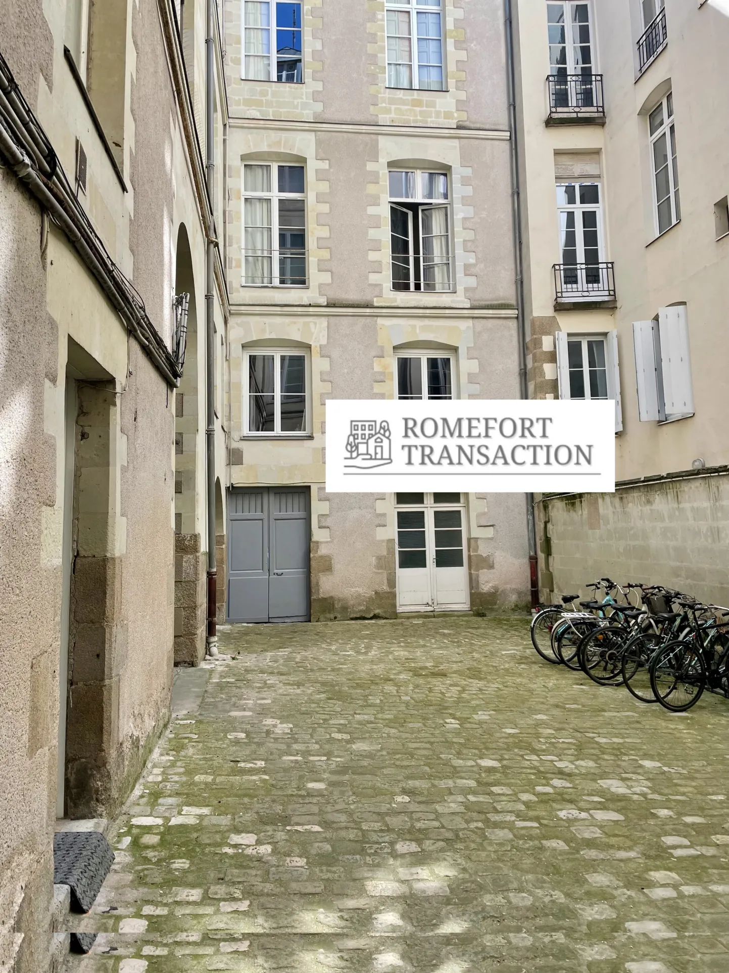 Studio rénové en plein centre de Nantes – Opportunité d’investissement ou premier achat 