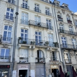Studio rénové en plein centre de Nantes – Opportunité d’investissement ou premier achat