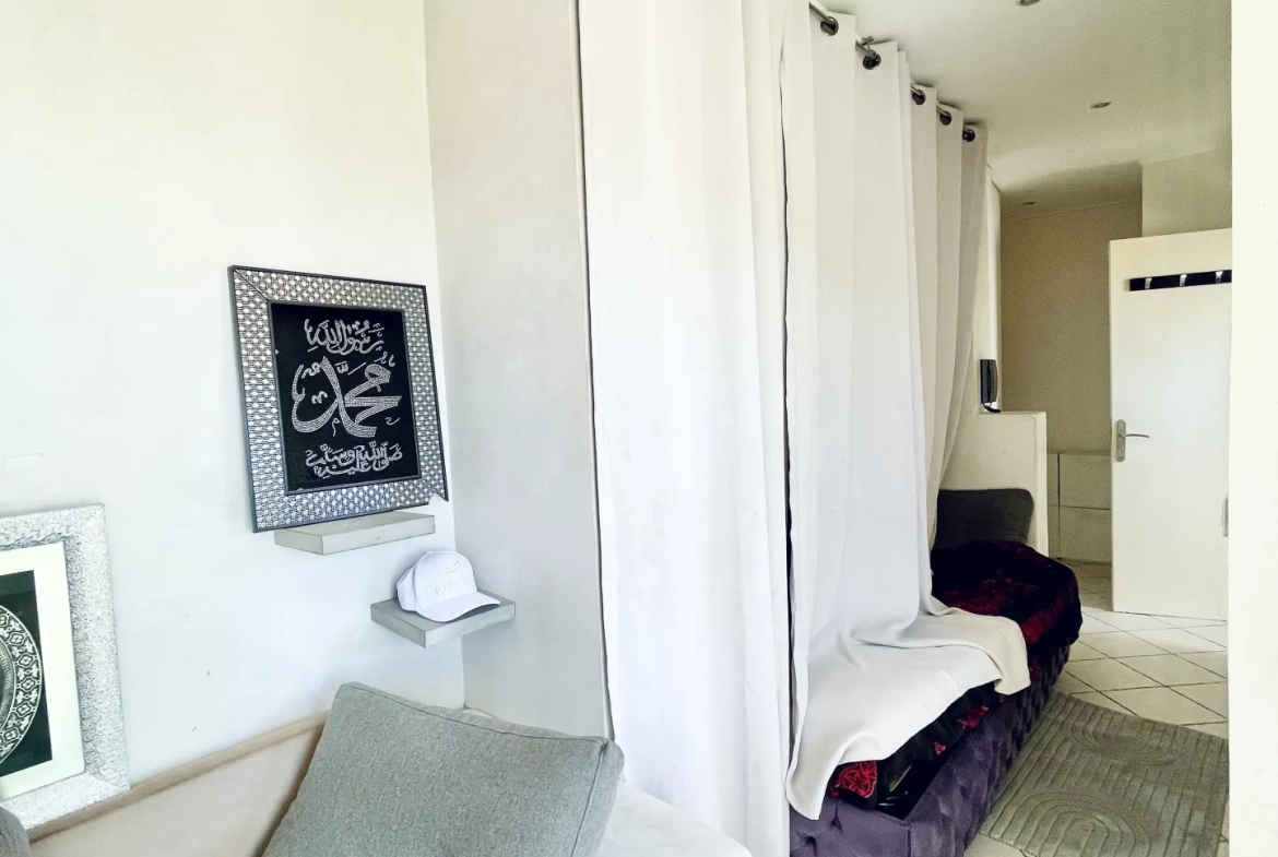 Studio lumineux avec balcon et vue montagne à Nice - idéal investissement ou résidence principale 