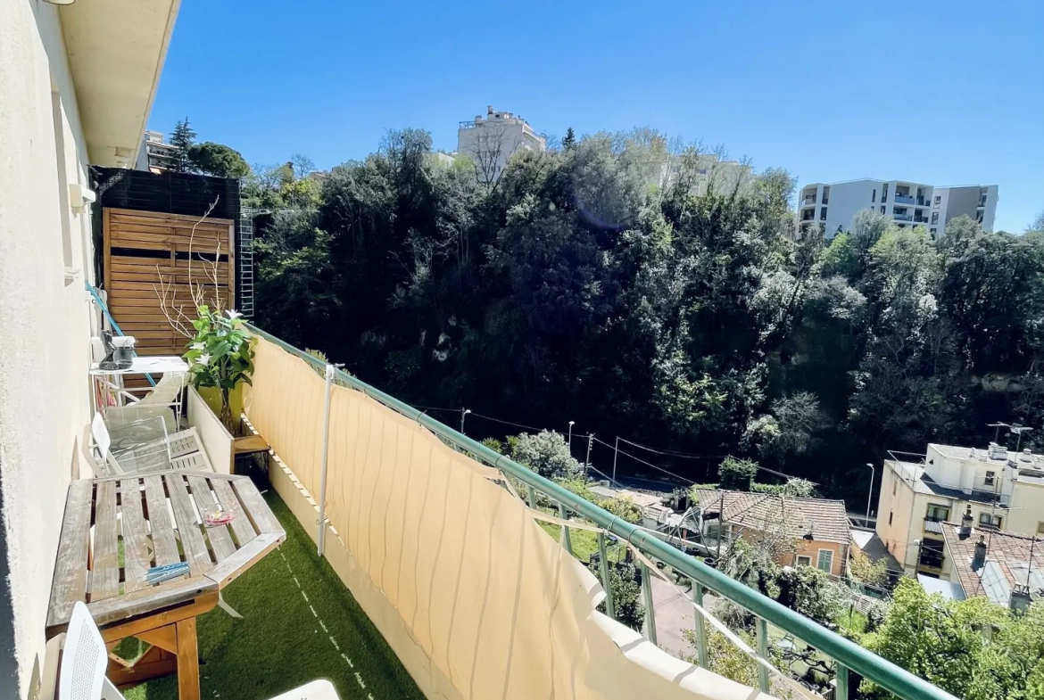 Studio lumineux avec balcon et vue montagne à Nice - idéal investissement ou résidence principale 