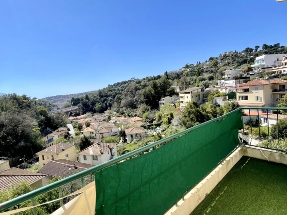 Studio lumineux avec balcon et vue montagne à Nice - idéal investissement ou résidence principale 