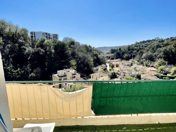 Studio lumineux avec balcon et vue montagne à Nice - idéal investissement ou résidence principale 