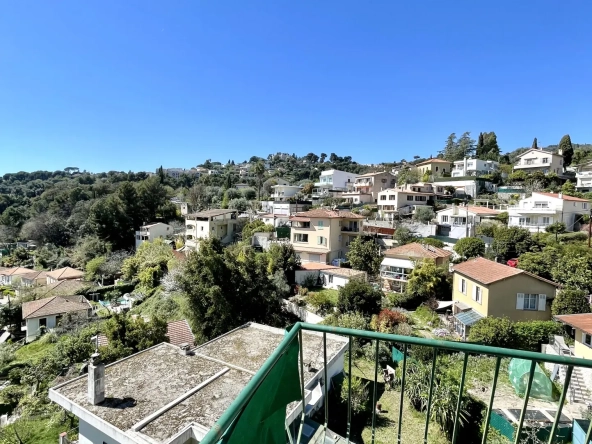 Studio lumineux avec balcon et vue montagne à Nice - idéal investissement ou résidence principale