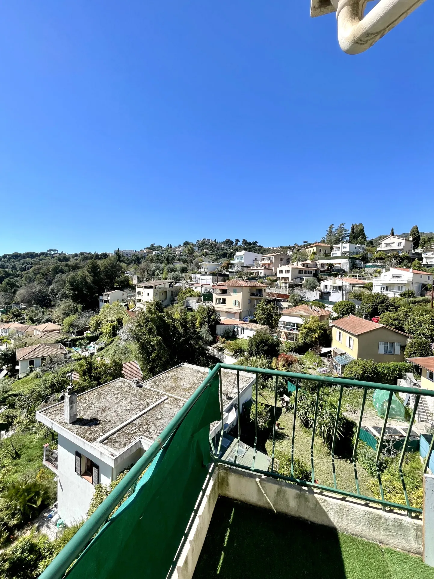Studio lumineux avec balcon et vue montagne à Nice - idéal investissement ou résidence principale 