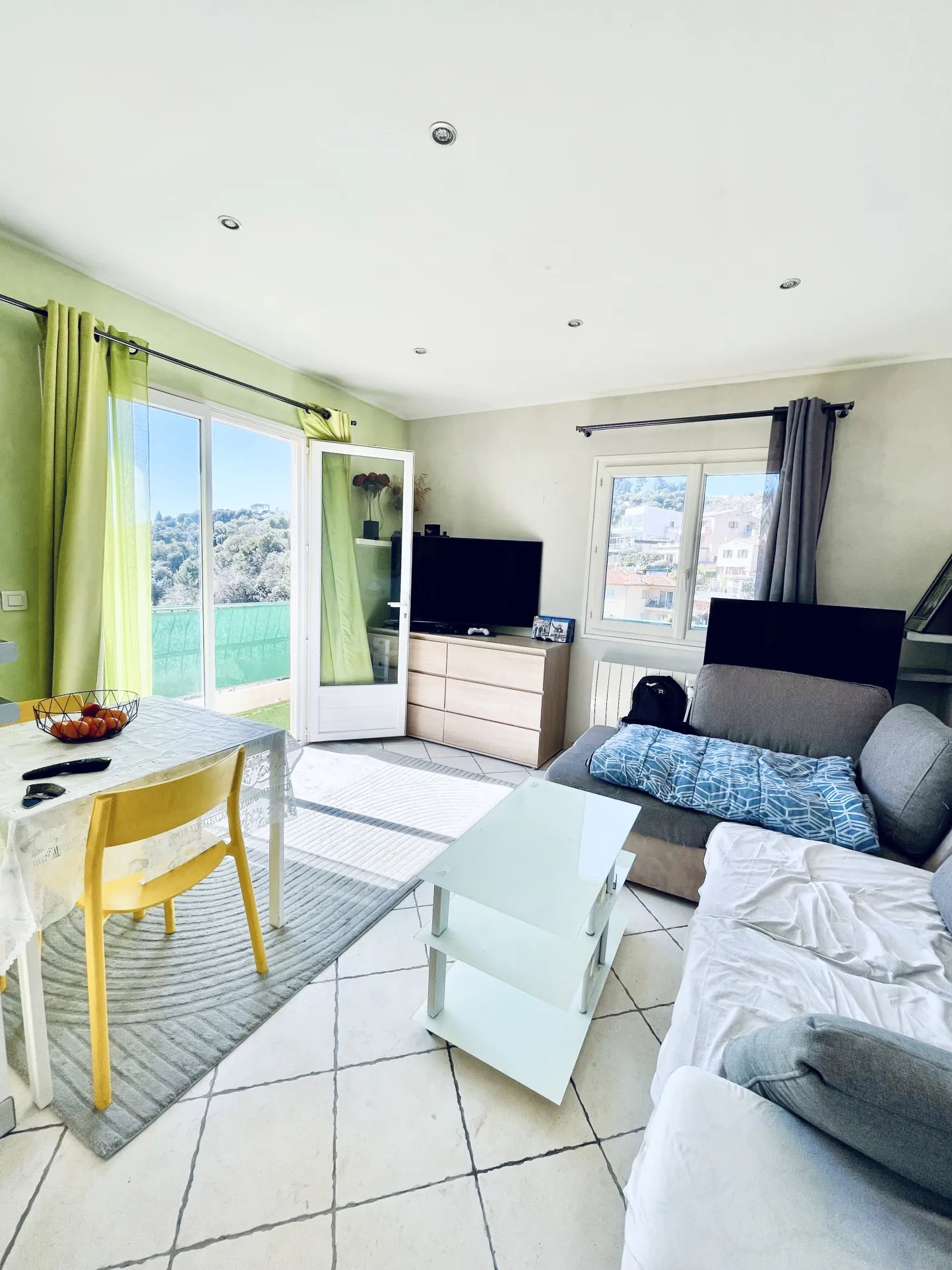 Studio lumineux avec balcon et vue montagne à Nice - idéal investissement ou résidence principale 