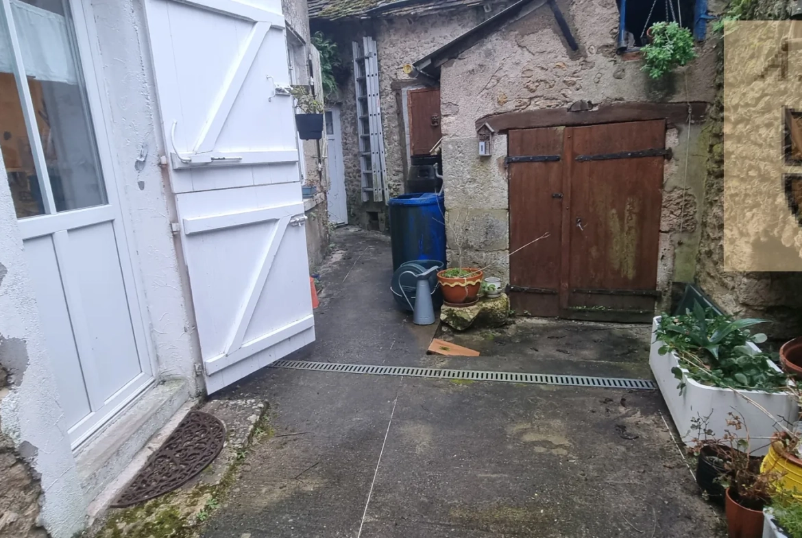 Maison de village à Maves près de Blois avec 4 chambres et garage 