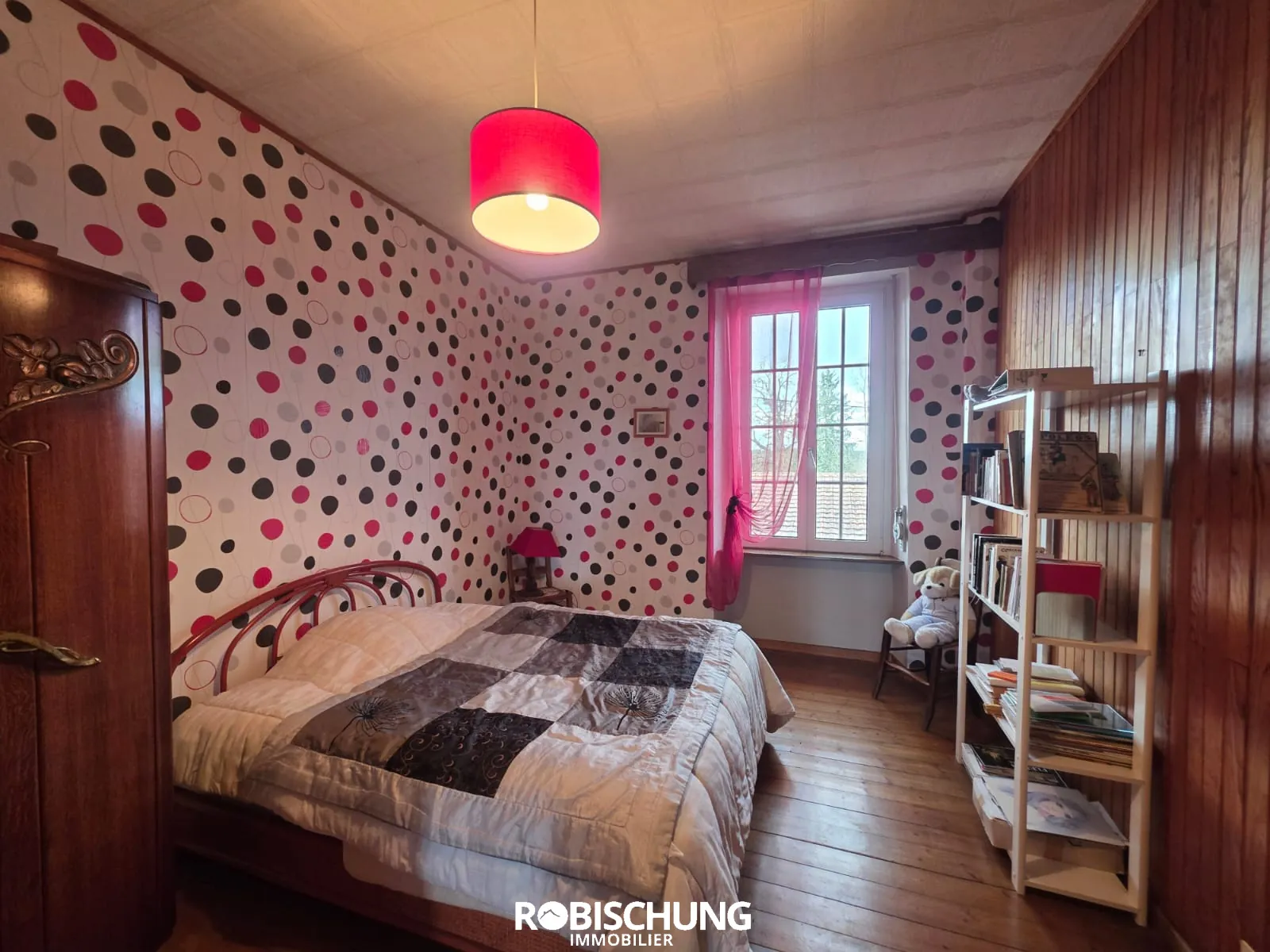 Maison avec potentiel de 186 m² à Montreux-vieux, idéal investisseur 