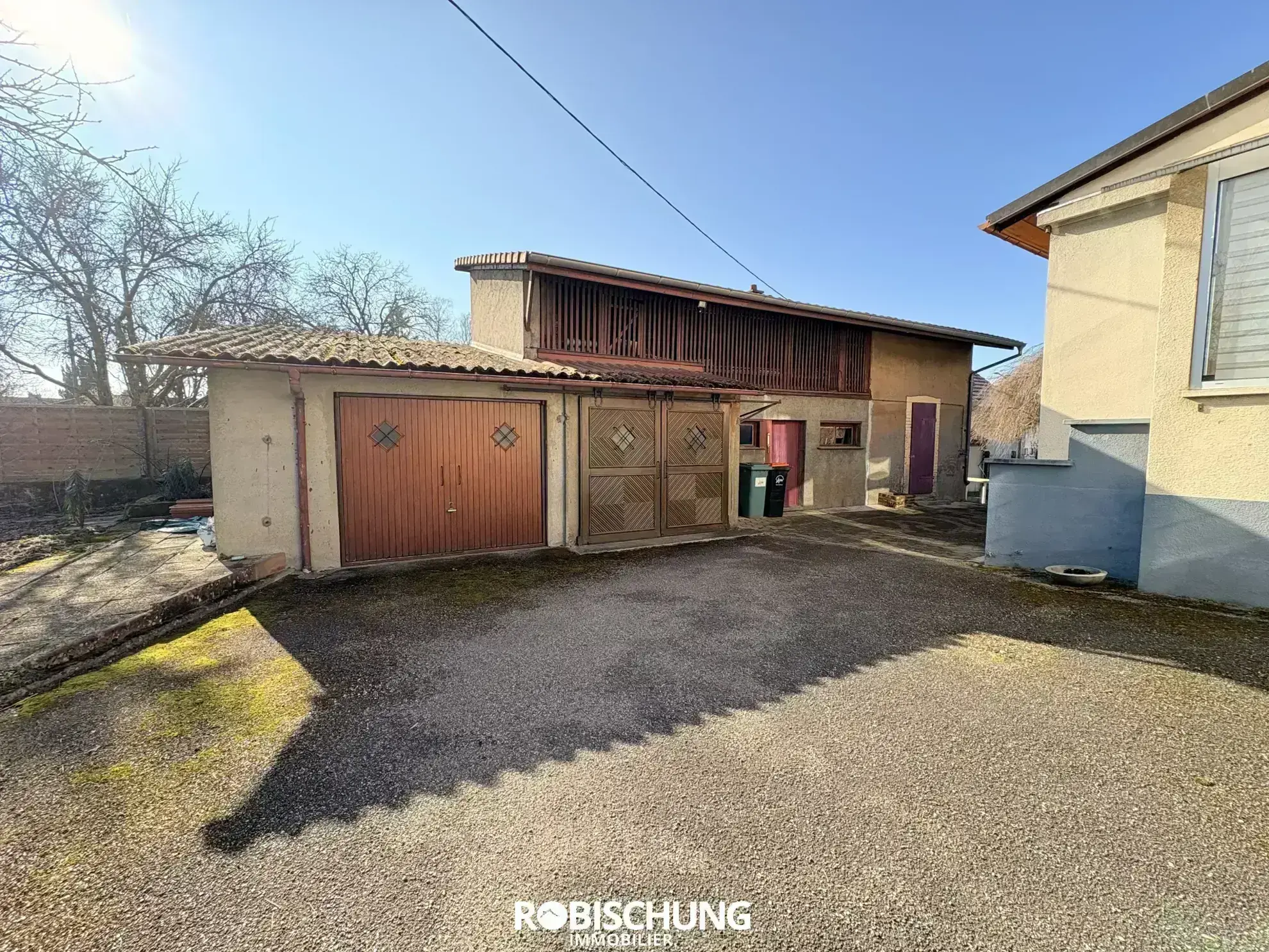 Maison avec potentiel de 186 m² à Montreux-vieux, idéal investisseur 