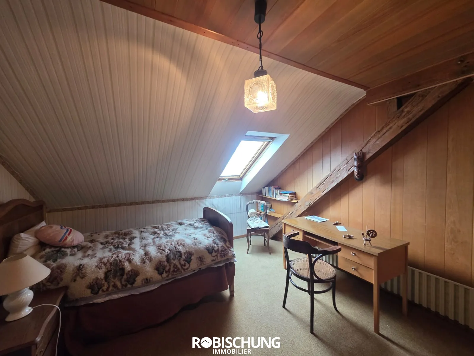 Maison avec potentiel de 186 m² à Montreux-vieux, idéal investisseur 