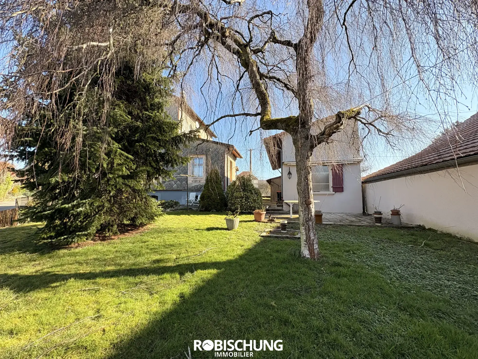 Maison avec potentiel de 186 m² à Montreux-vieux, idéal investisseur 