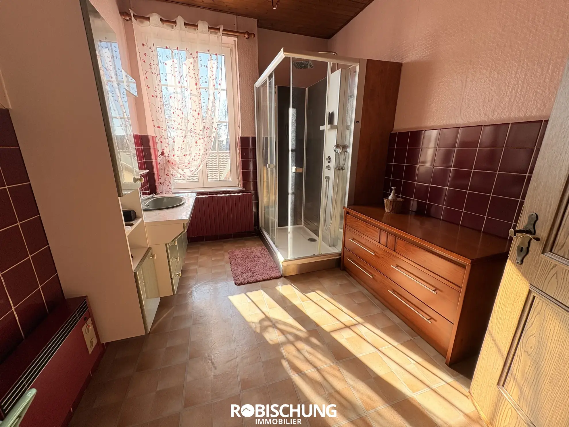 Maison avec potentiel de 186 m² à Montreux-vieux, idéal investisseur 