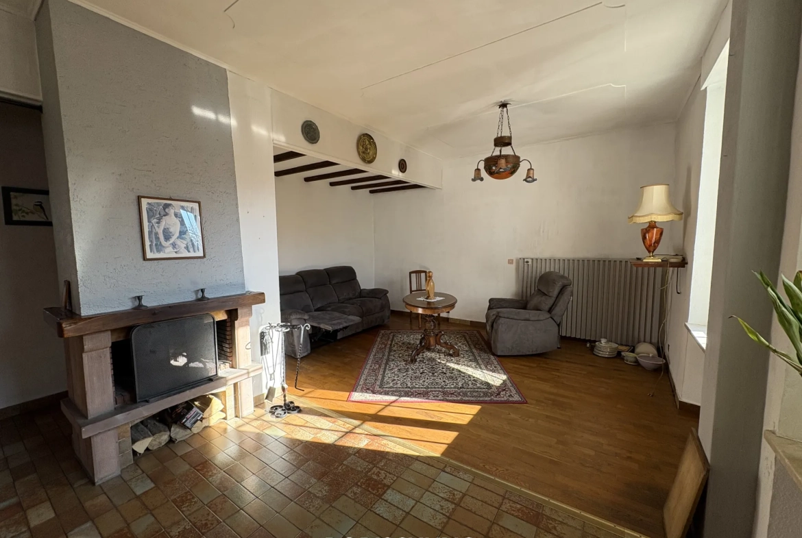 Maison avec potentiel de 186 m² à Montreux-vieux, idéal investisseur 