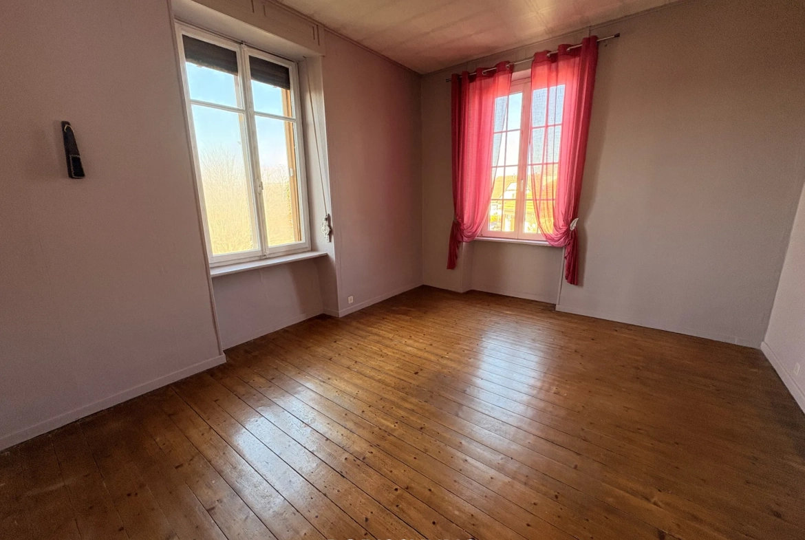 Maison avec potentiel de 186 m² à Montreux-vieux, idéal investisseur 