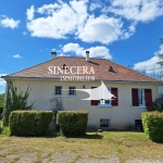 Maison à vendre de 170 m² avec piscine et grand hangar à Bordeilles