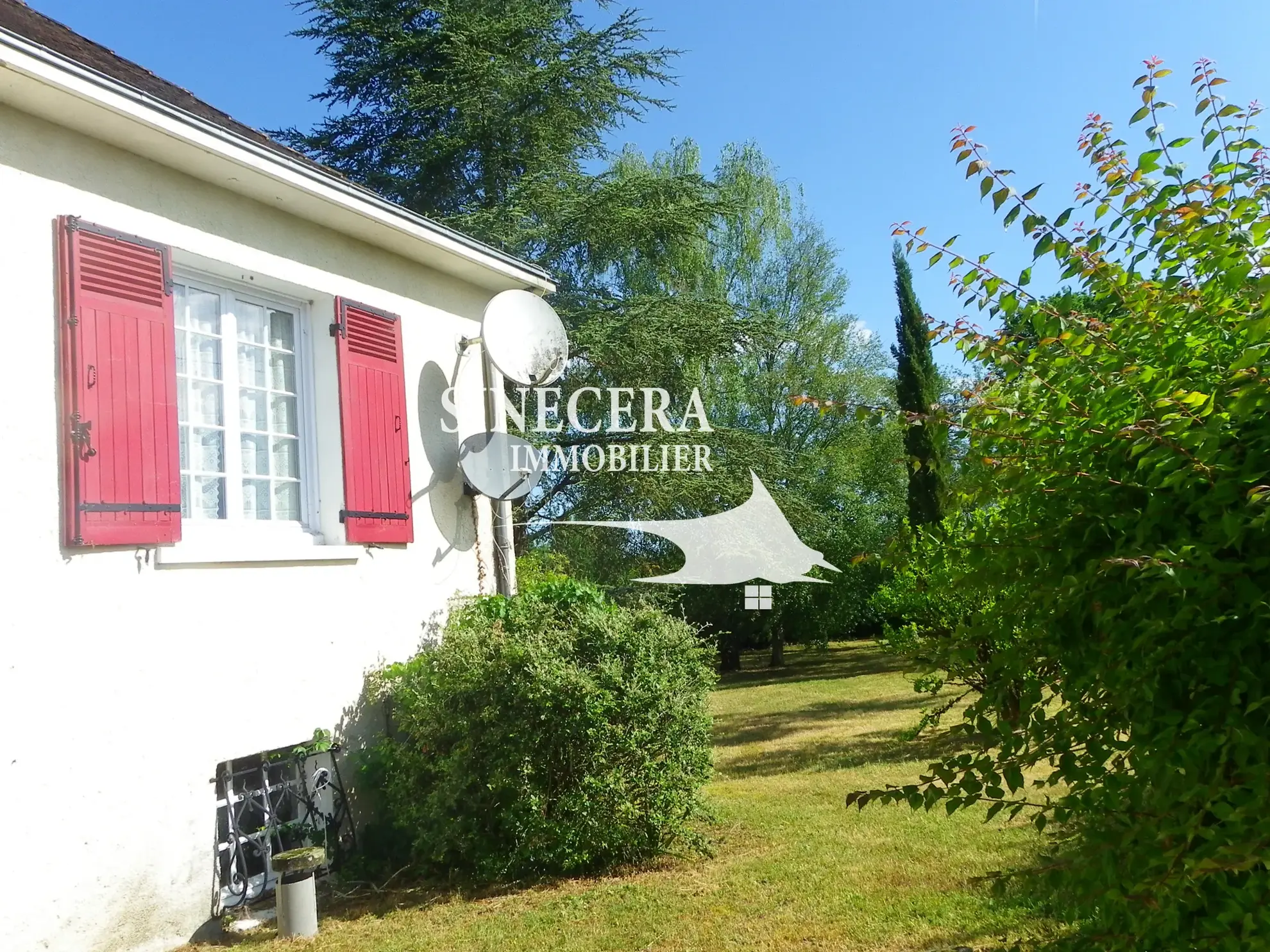 Maison à vendre de 170 m² avec piscine et grand hangar à Bordeilles 