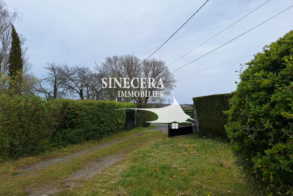 Maison à vendre de 170 m² avec piscine et grand hangar à Bordeilles 